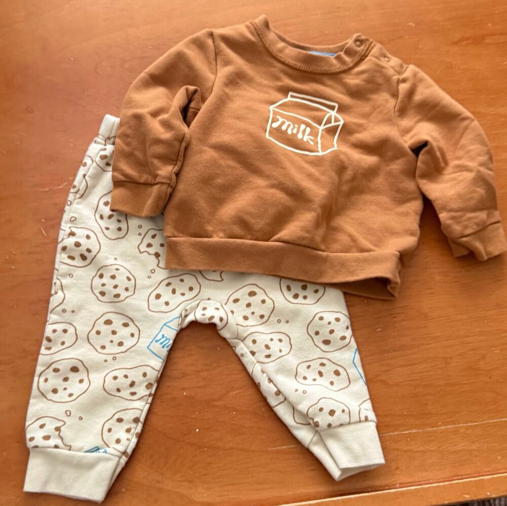 Cat & Jack Baby Outfit Sweatsuit Milk Cookies 6-9 Months Boy Girl Gender Neutral